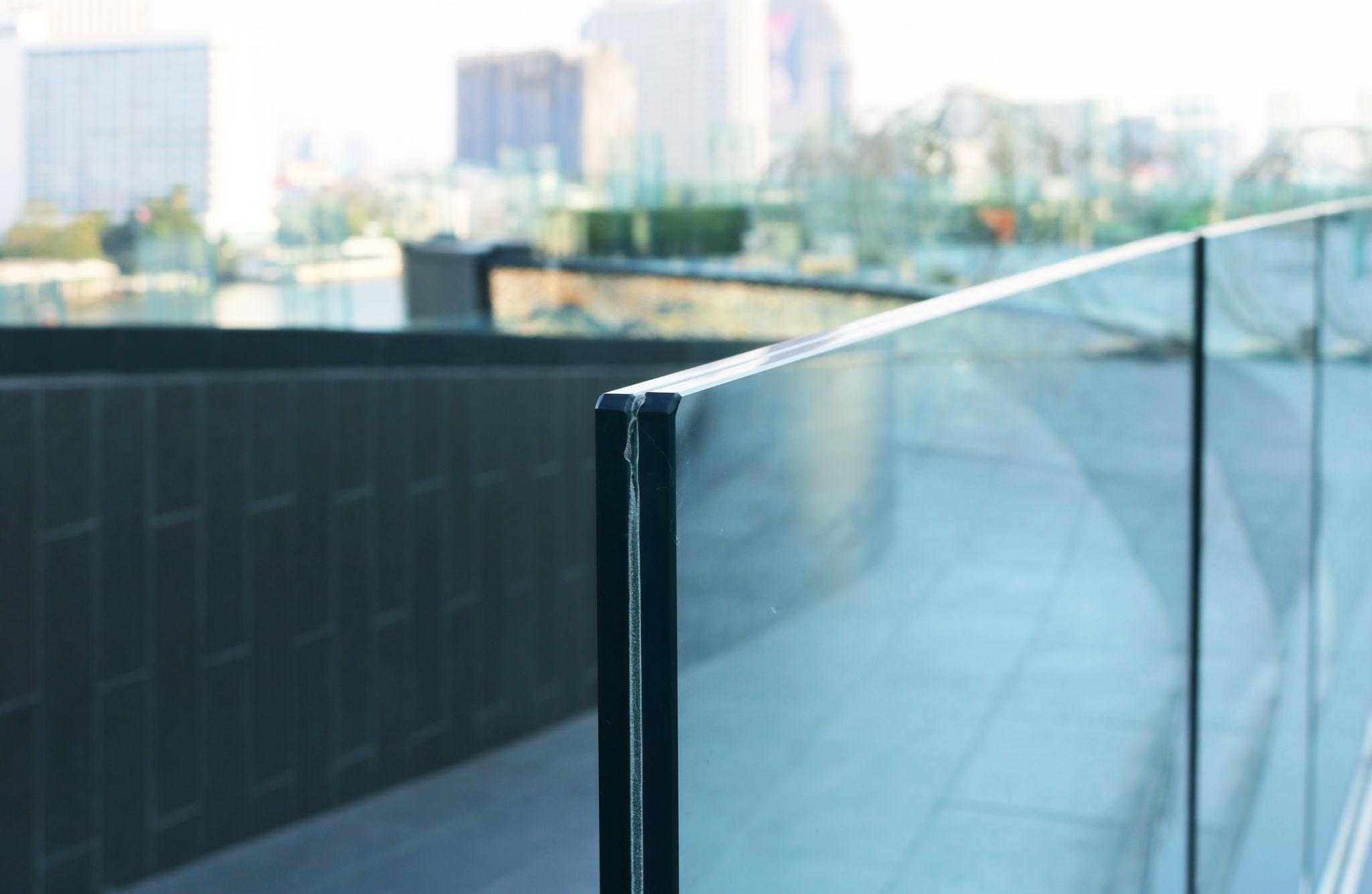 178338871_Frameless Glass Railing 1.jpg